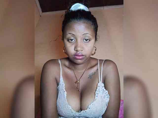 Victoria33 webcam