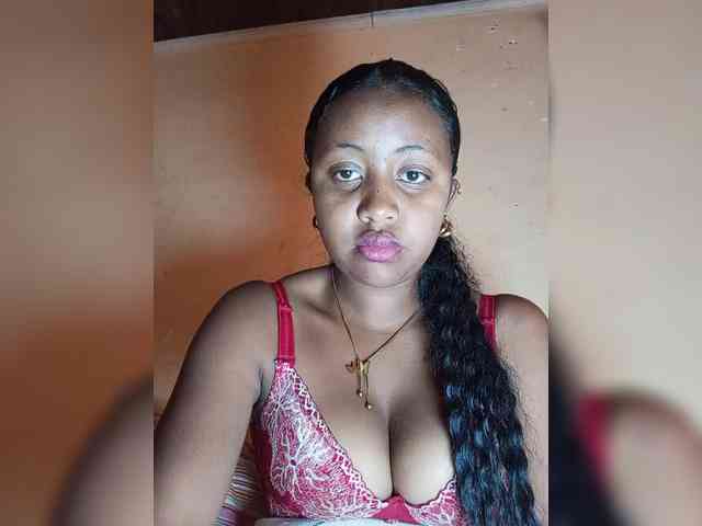 Victoria33 webcam