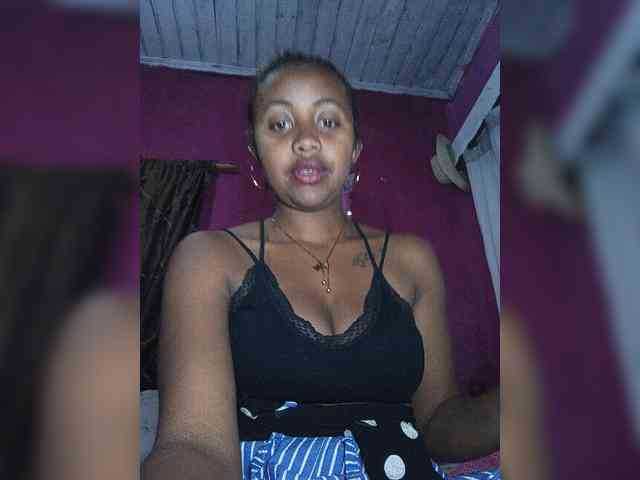 Victoria33 webcam