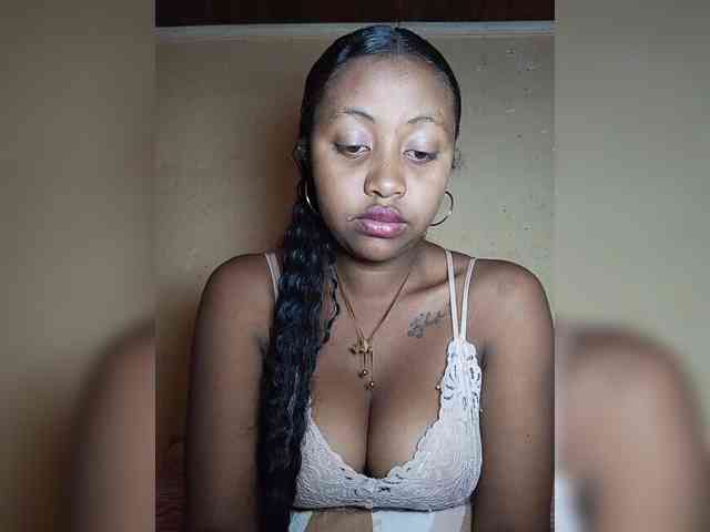 Victoria33 webcam