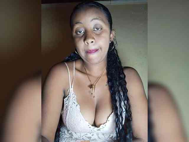 Victoria33 webcam