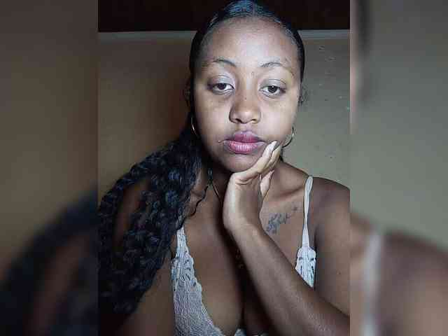 Victoria33 webcam