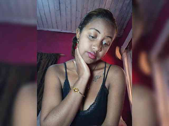 Victoria33 webcam