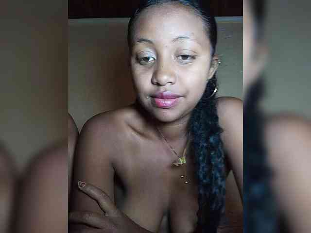 Victoria33 webcam