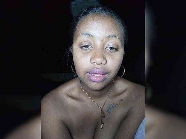 Victoria33 webcam