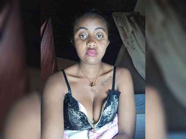 Victoria33 webcam