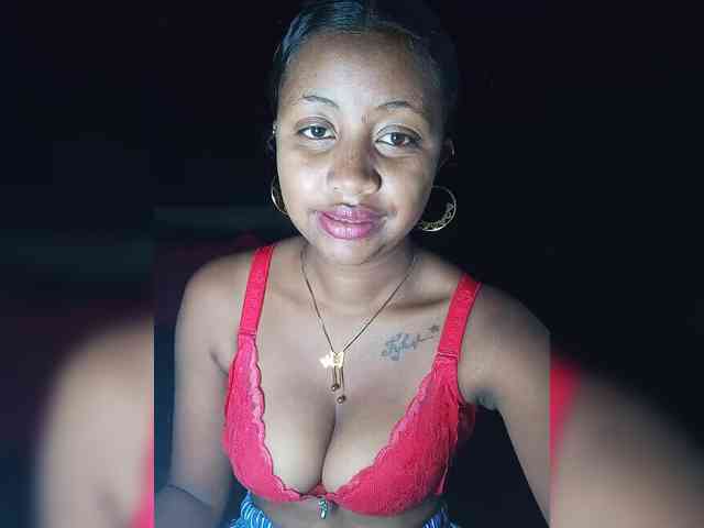 Victoria33 webcam