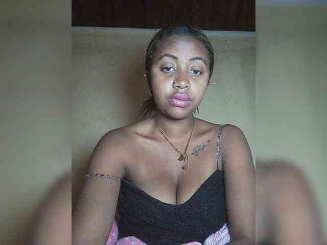 Victoria33 webcam