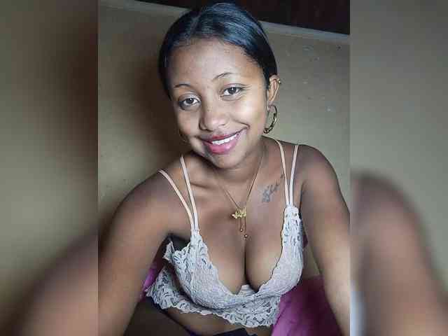 Victoria33 webcam