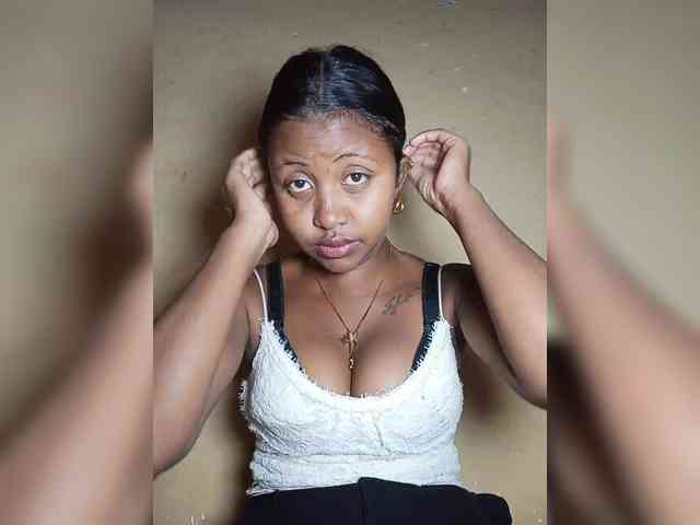 Victoria33 webcam