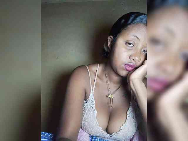 Victoria33 webcam