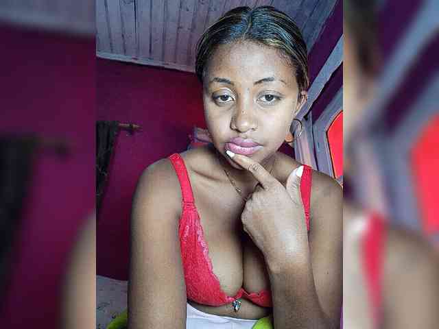 Victoria33 webcam