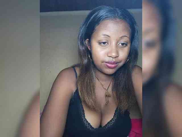Victoria33 webcam