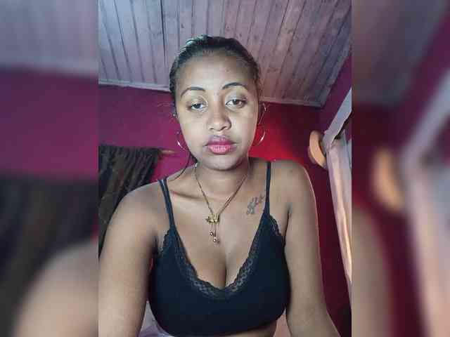 Victoria33 webcam