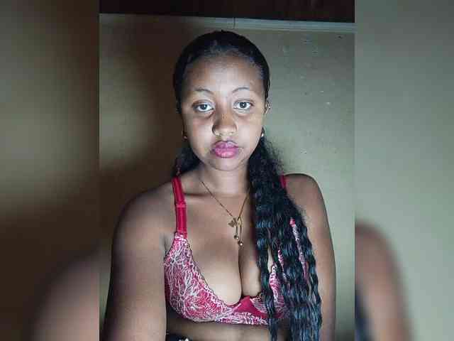 Victoria33 webcam