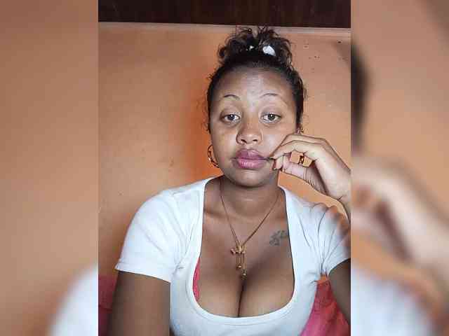 Victoria33 webcam