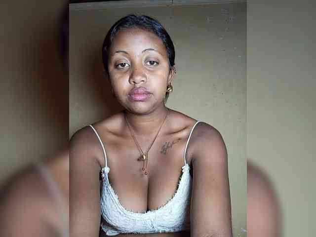 Victoria33 webcam
