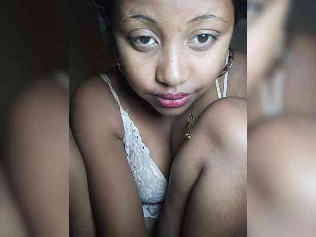 Victoria33 webcam