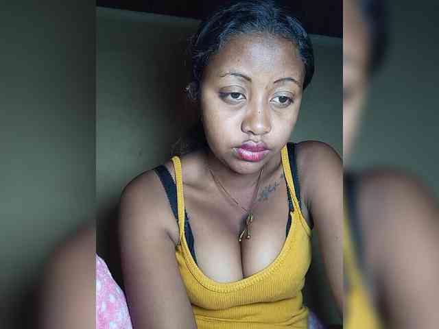Victoria33 webcam
