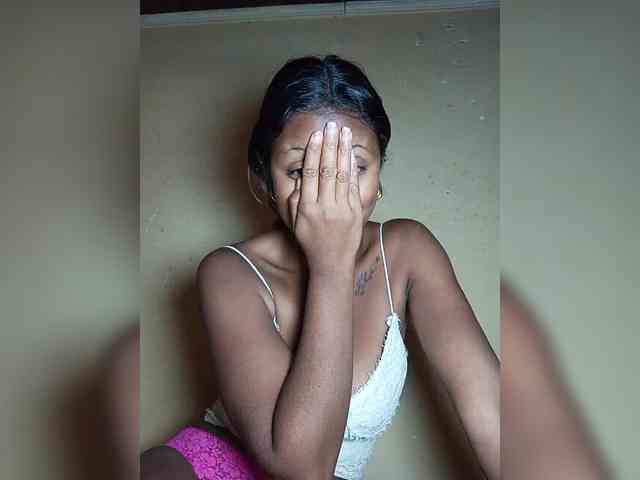 Victoria33 webcam