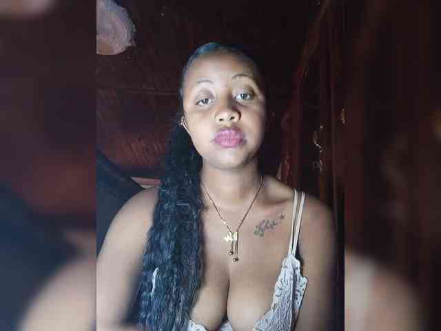 Victoria33 webcam