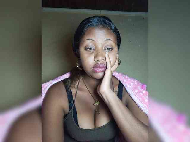 Victoria33 webcam