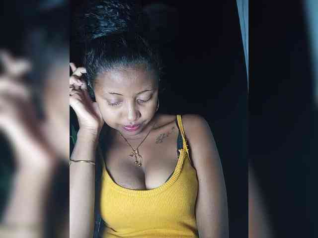 Victoria33 webcam