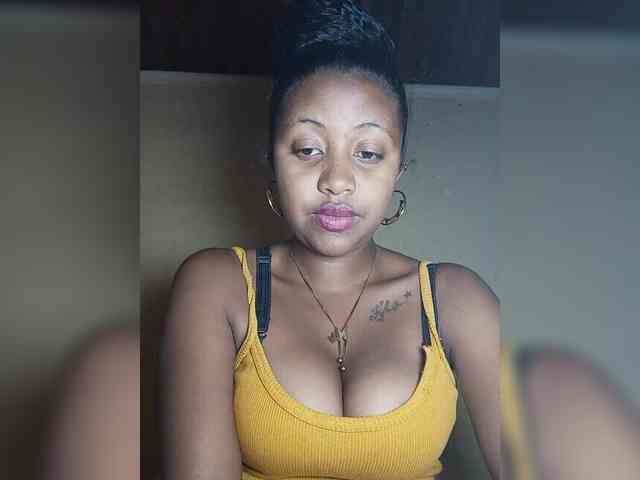 Victoria33 webcam