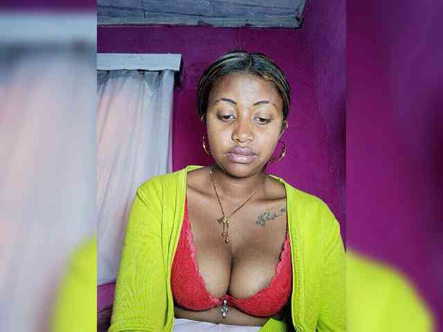 Victoria33 webcam