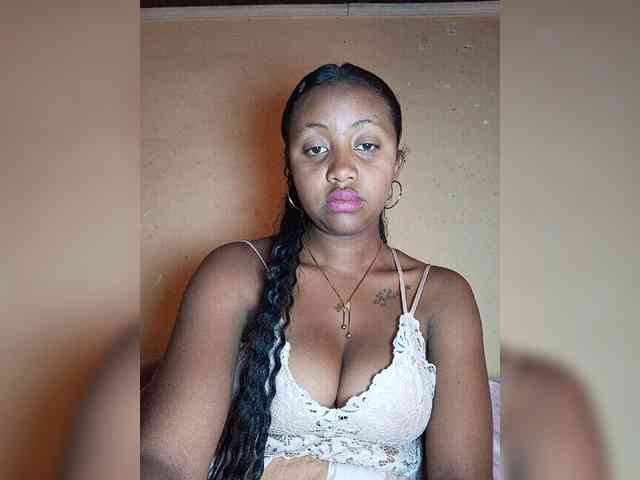Victoria33 webcam
