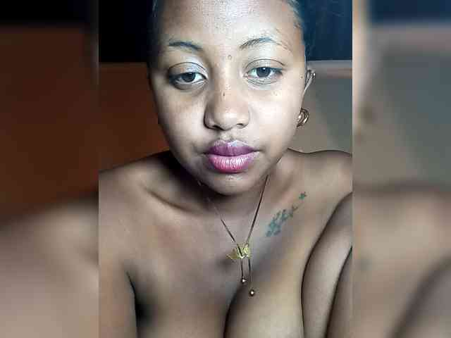 Victoria33 webcam