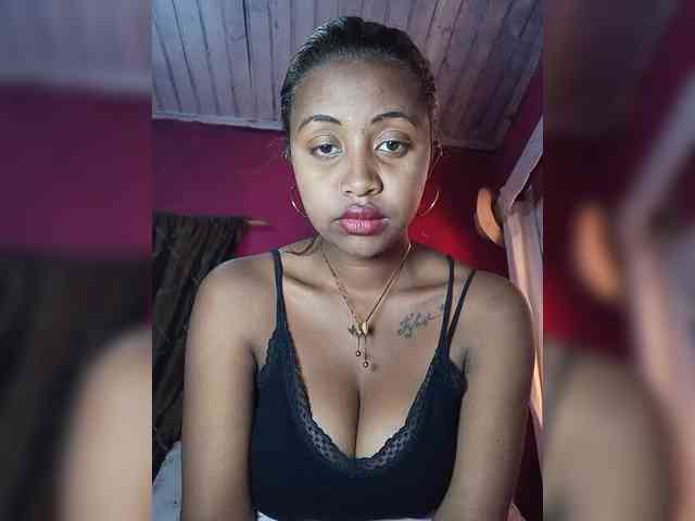 Victoria33 webcam