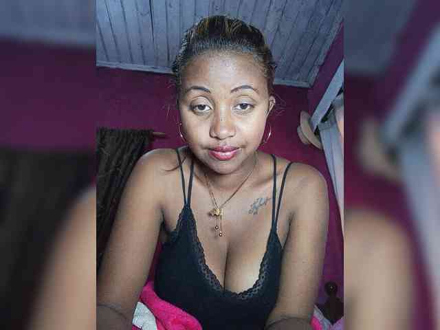 Victoria33 webcam