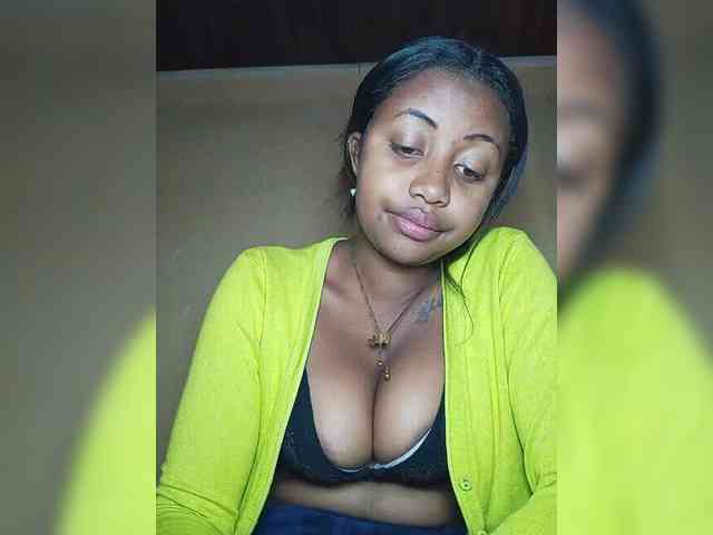 Victoria33 webcam