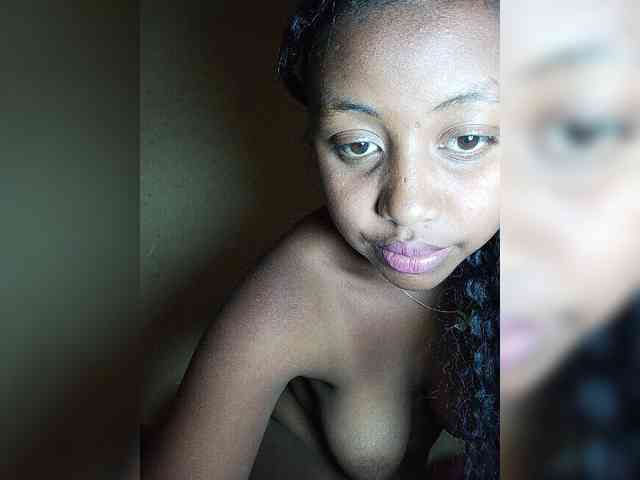 Victoria33 webcam