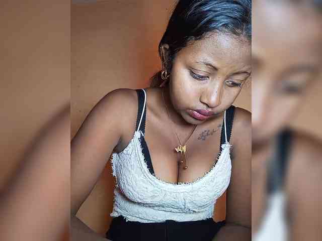 Victoria33 webcam
