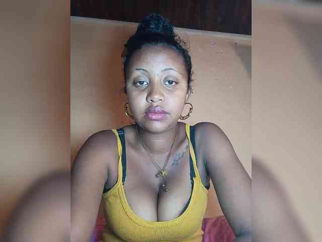 Victoria33 webcam