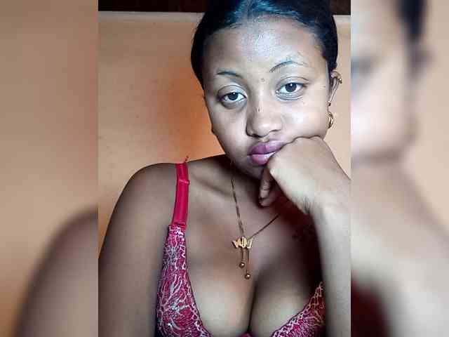Victoria33 webcam