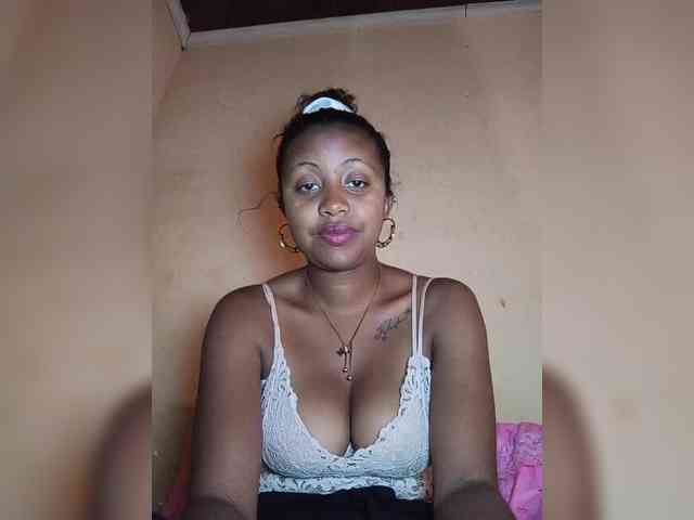 Victoria33 webcam