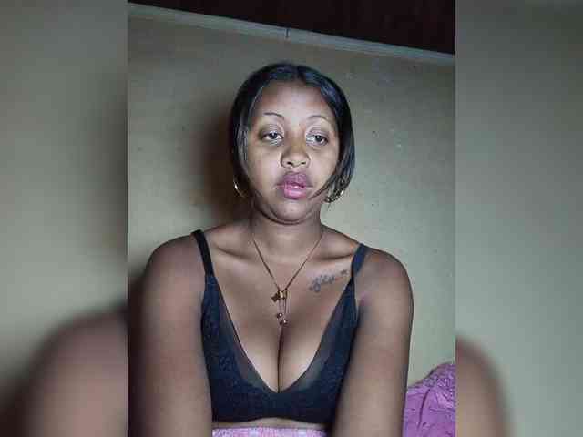 Victoria33 webcam