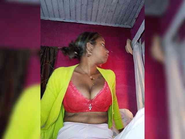 Victoria33 webcam
