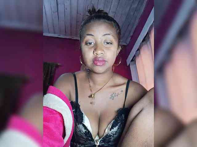 Victoria33 webcam