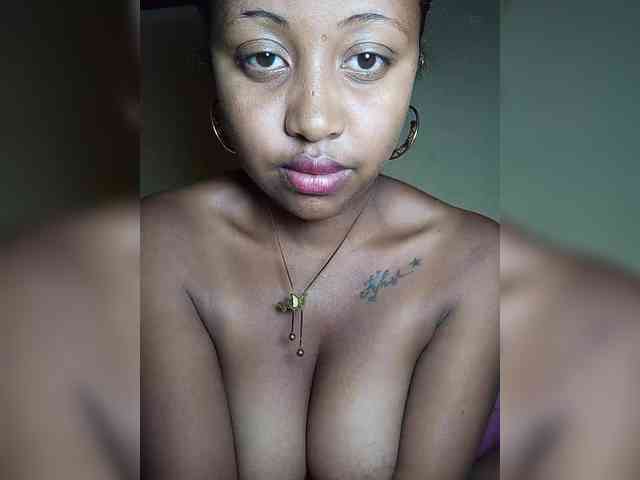 Victoria33 webcam