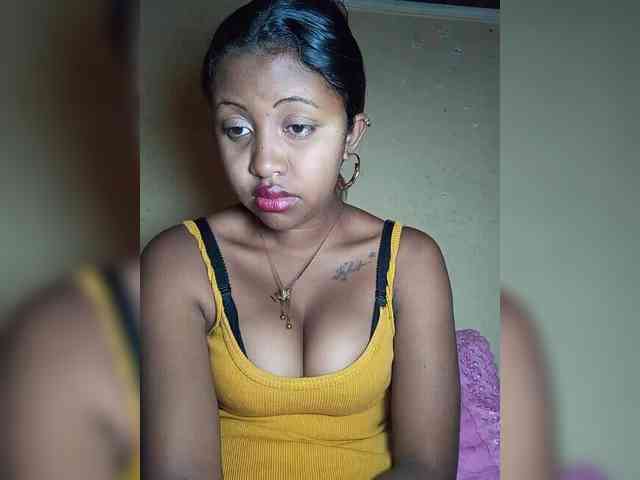 Victoria33 webcam