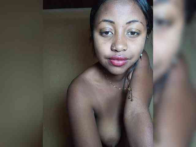 Victoria33's cam show statistics and live stream