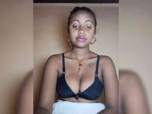 Victoria33 webcam