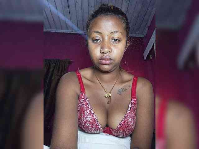 Victoria33 webcam