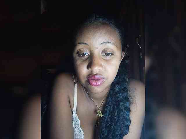 Victoria33 webcam