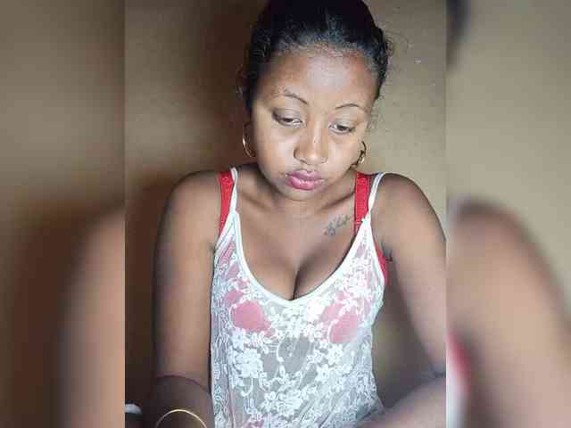 Victoria33 webcam