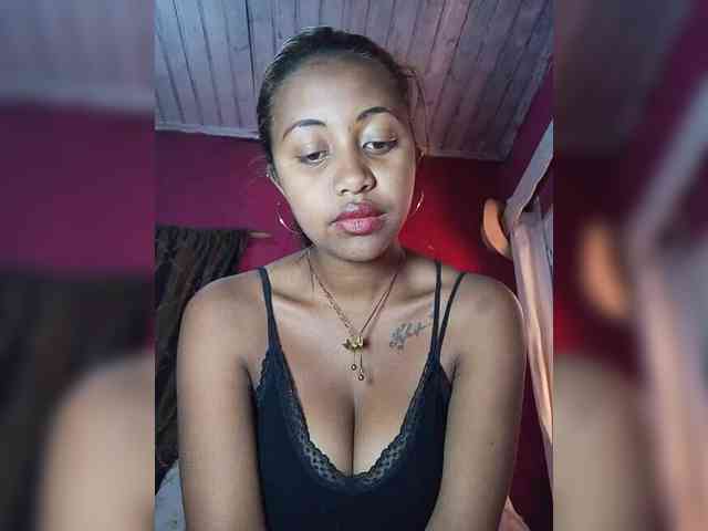 Victoria33 webcam